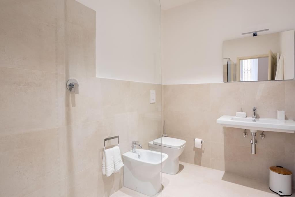 Palazzo Sabbioni Appartamento Lusso Due Camere Soggiorno Cucina フェラーラ エクステリア 写真